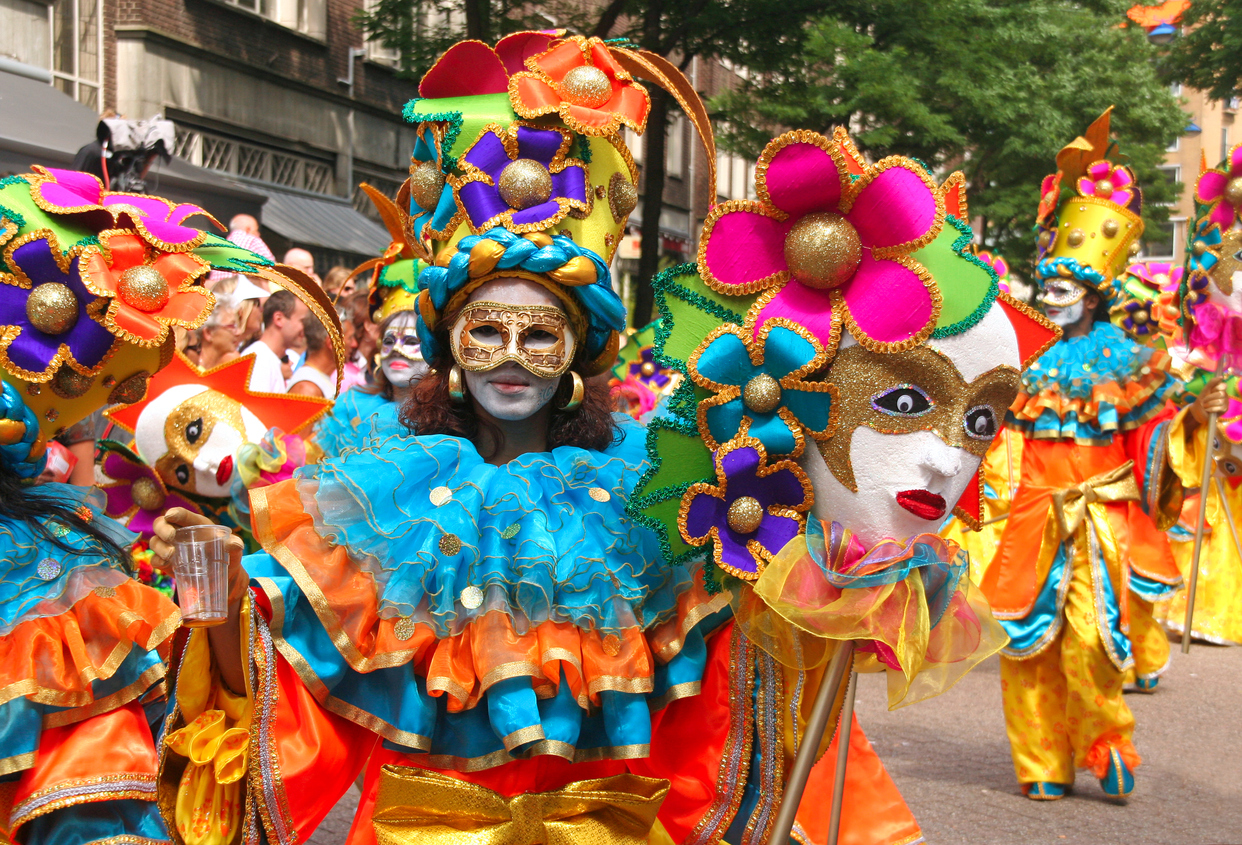 Um desfile de carnaval na Holanda. Crédito da imagem: Getty Images / thehague